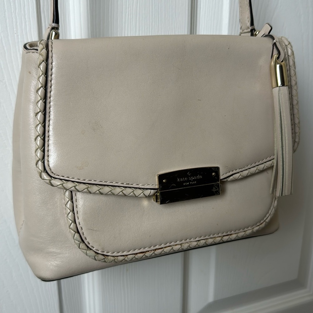 KATE SPADE NEW YORK Leather Shoulder/Crossbody Bag in a Neutral Beige